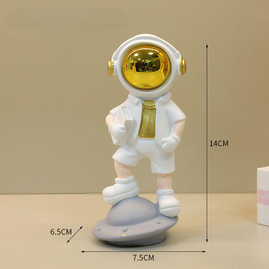 Planet Pose Astronaut on Spaceship Showpiece Figure (15 x 7 x 7 CM)